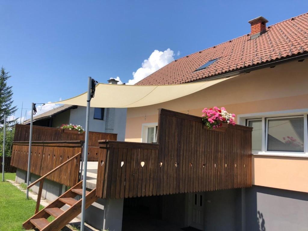 Apartma Kreda Mojstrana Exteriör bild